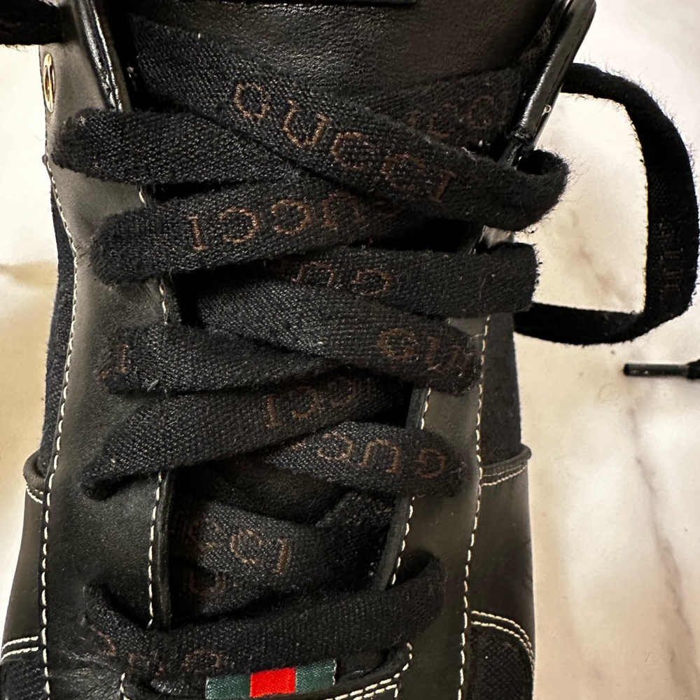 Gucci Low Black Signature
Monogram Leather Sneaker 162961. - Picture 3 of 5